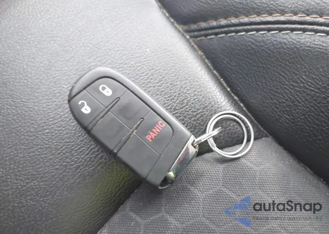 2019 Jeep Compass Altitude Fwd/Latitude Fwd/Sun And Wheel Fwd z USA, uszkodzony, nr VIN 3C4NJCBBXKC699873